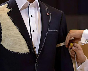 男士在選擇西服定做時(shí)如何選擇符合自己氣質(zhì)的西服